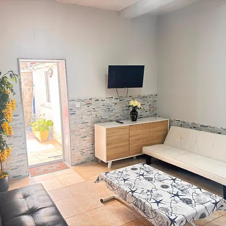 Planta Baja Con Gran Terraza De 2 A 4 *