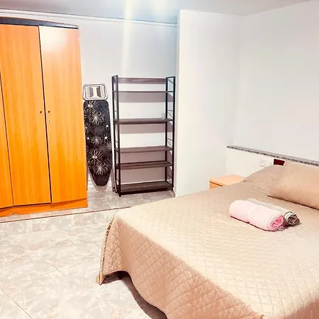 Planta Baja Con Gran Terraza De 2 A 4 Apartment